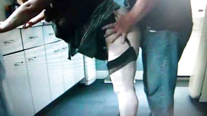 2 Hot Lesbian berbagi kontol di sepong, toket memk besar besar salah satu dari tiga orang muda