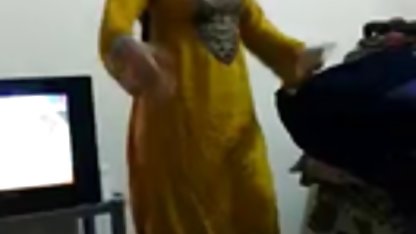 Sandal bokep bokong super gede jepit