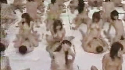 Teman merangkak di bokep toket gede barat