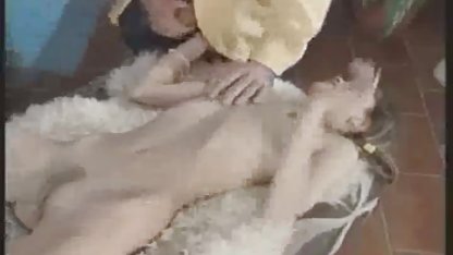 Tricky agent seorang gadis yang xnxxx kontol panjang diselamatkan dari hujan -